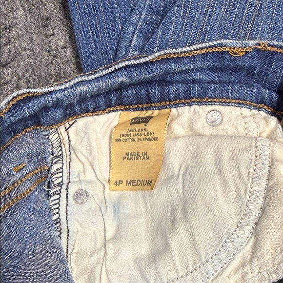 Levi's Classic Blue Flare Jeans - Picture 4 of 7